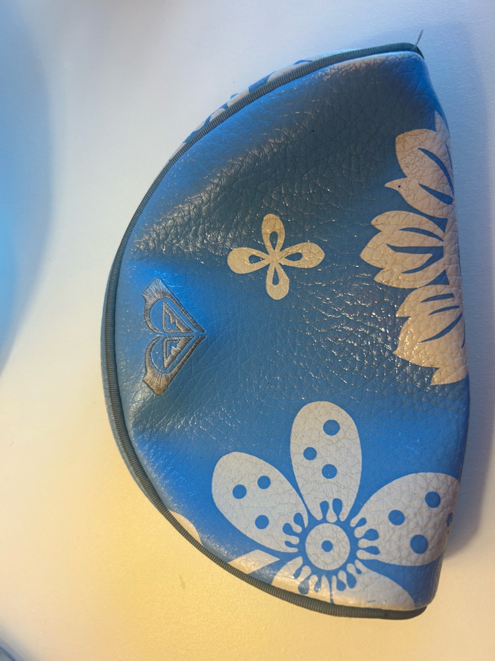 Vintage Roxy Blue Cosmetic Case, Roxy Wallet & Pouch (Can by just 1 item) obo - Picture 7 of 8